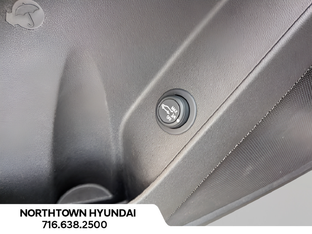 Used 2023 Chevrolet Equinox LT FWD image 27