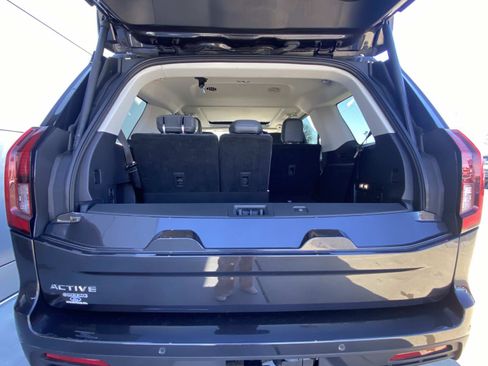 Used 2025 Ford Expedition Active image 8