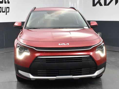 Used 2025 Kia Niro EX FWD image 8