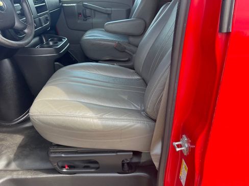 Used 2016 Chevrolet Express 3500 LS RWD image 12