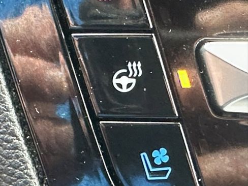 Used 2022 Ford Explorer Limited w/ Equipment Group 301A image 4