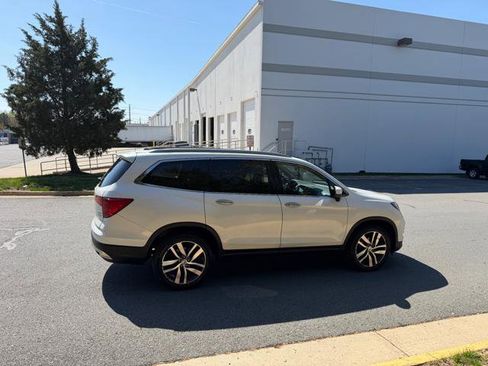 Used 2016 Honda Pilot Touring image 4