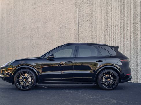 Used 2019 Porsche Cayenne Turbo AWD/4WD image 9