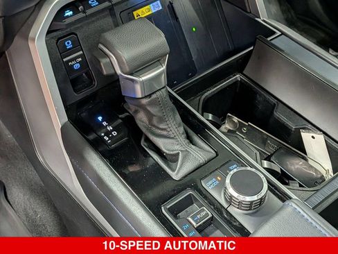 Used 2024 Toyota Sequoia Platinum AWD/4WD image 21