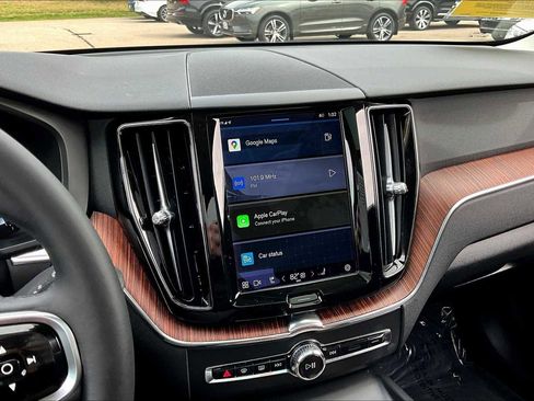 Certified 2023 Volvo XC60 B5 Plus image 6