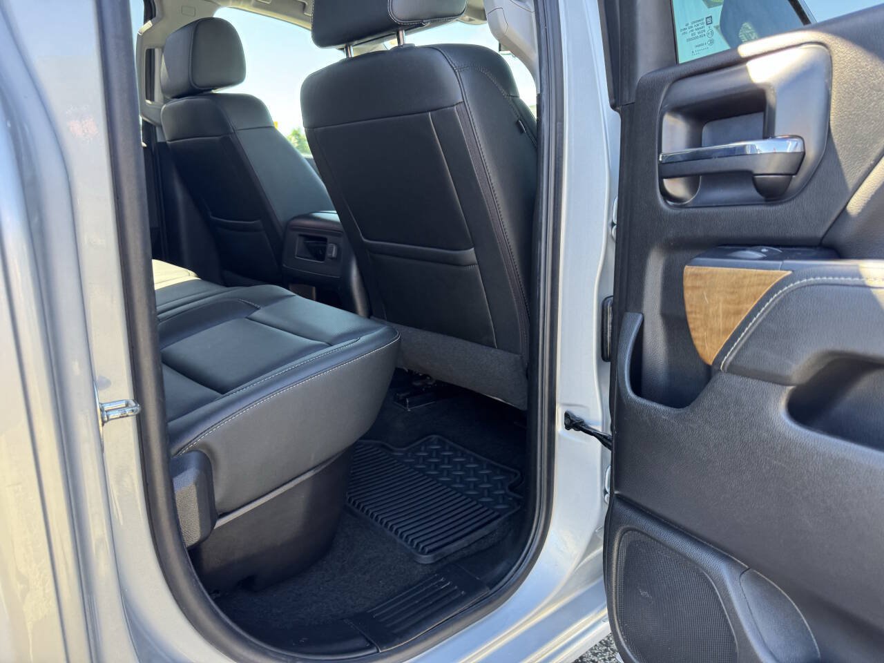 Used 2018 Chevrolet Silverado 1500 LTZ w/ Sport Package AWD/4WD image 34