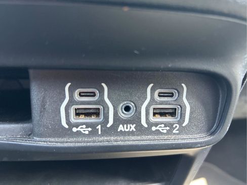 Certified 2021 Chrysler Pacifica Touring-L w/ S Appearance Package image 33