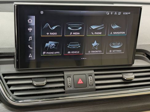 Used 2021 Audi Q5 Premium w/ Convenience Package image 26