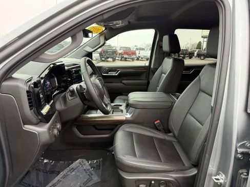 Used 2025 Chevrolet Silverado 1500 LT Trail Boss w/ Convenience Package II image 13