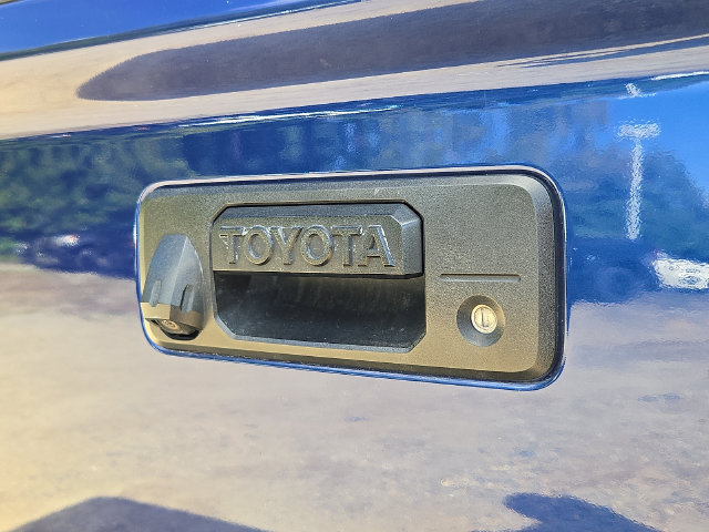 Used 2014 Toyota Tundra SR5 w/ TRD Off Road Package AWD/4WD image 30
