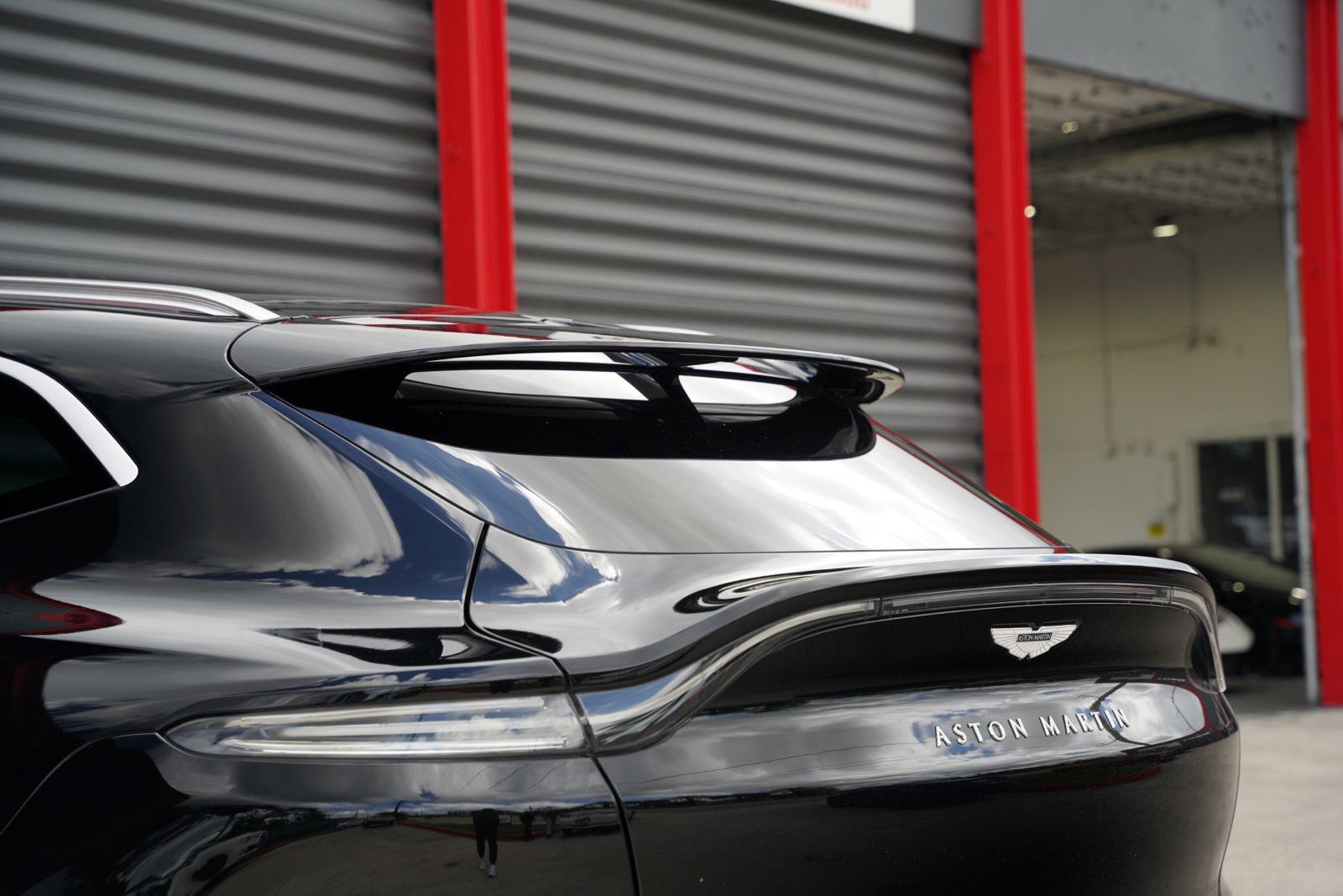 Used 2021 Aston Martin DBX AWD/4WD image 18