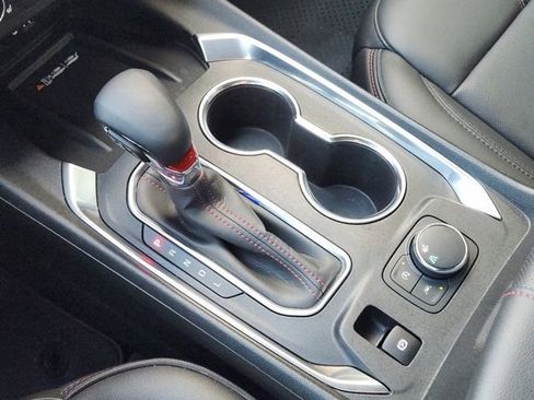 Used 2023 Chevrolet Traverse RS image 23