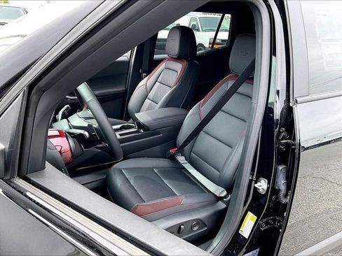 New 2026 Chevrolet Equinox RS w/ Safety and Technology Package AWD/4WD image 10