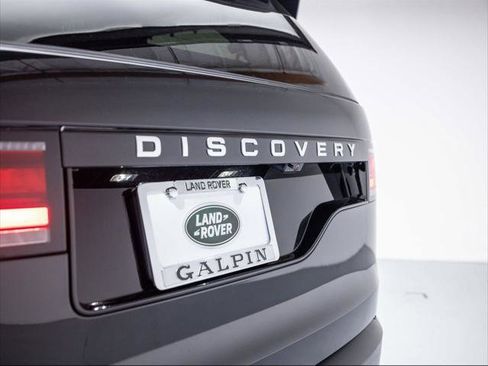 New 2025 Land Rover Discovery S image 36