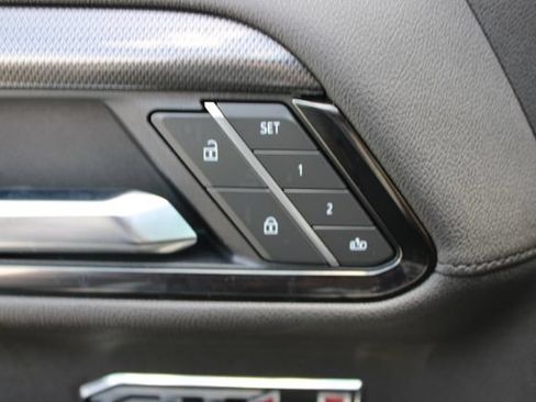 Used 2025 GMC Sierra 1500 AT4 w/ AT4 Premium Package AWD/4WD image 14