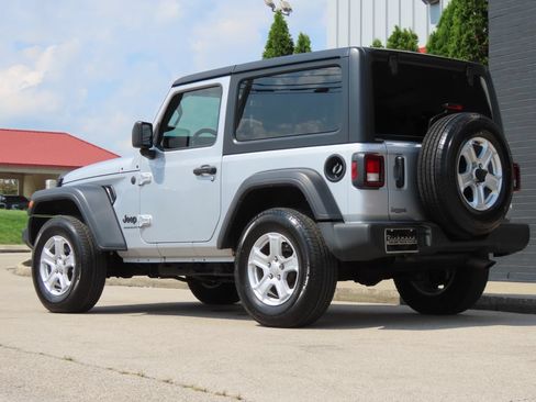 Used 2022 Jeep Wrangler Sport AWD/4WD image 11