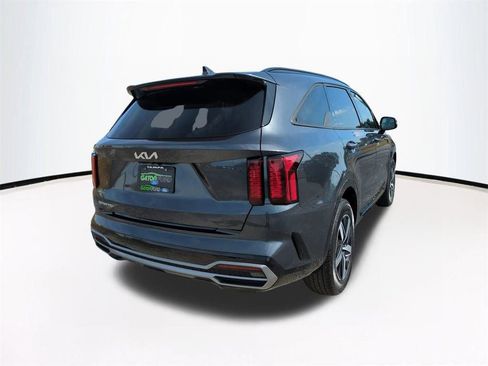 Used 2023 Kia Sorento S image 5