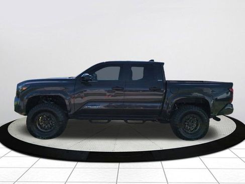 Used 2025 Toyota Tacoma SR5 image 6