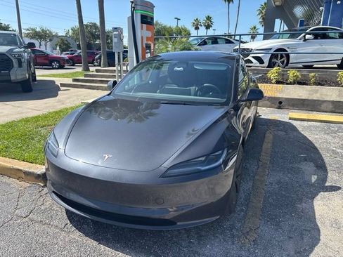 Used 2024 Tesla Model 3 Standard Range RWD image 2