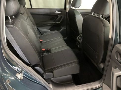 Used 2018 Volkswagen Tiguan SE w/ Panoramic Sunroof Package AWD/4WD image 6