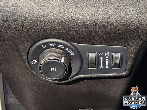 Used 2024 Jeep Compass Latitude image 28