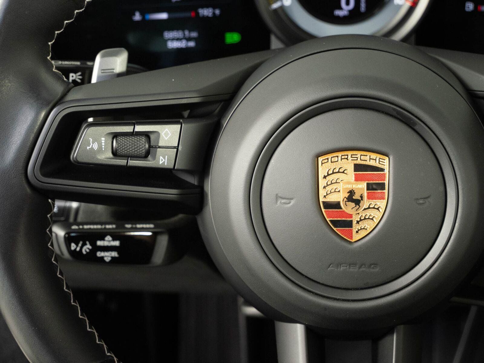 Used 2024 Porsche 911 GT3 RWD image 10