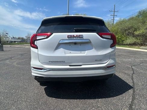 Used 2023 GMC Terrain Denali w/ Denali Premium Package image 4