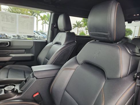 Used 2022 Ford Bronco Badlands image 17