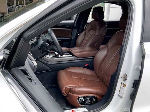 Used 2013 Audi S8 w/ Full Leather Pkg image 9