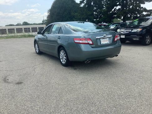 Used 2011 Toyota Camry XLE w/ SE/XLE Extra-Value Pkg FWD image 7