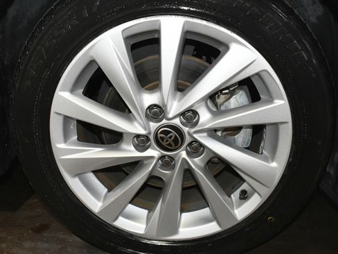 Used 2021 Toyota Camry LE image 66