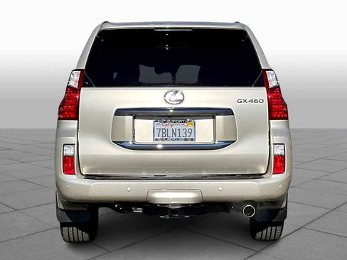 Used 2013 Lexus GX 460 image 4