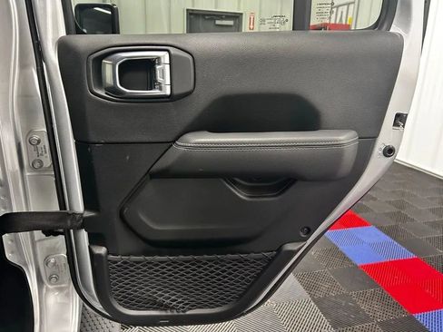 Used 2023 Jeep Wrangler Unlimited Sahara w/ Cold Weather Group image 19