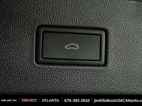 Used 2023 Volkswagen Atlas SE image 33