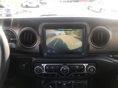 Used 2021 Jeep Wrangler Unlimited image 23