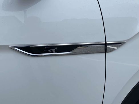 Certified 2024 Volkswagen Atlas SEL Premium R-Line AWD/4WD image 34