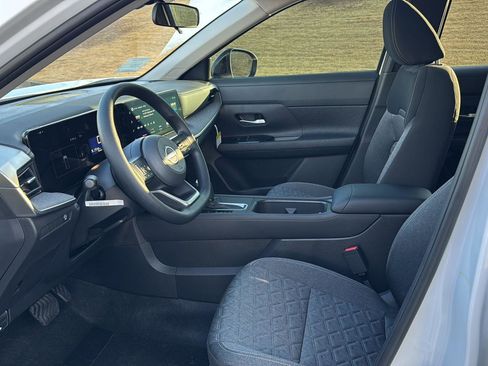 New 2026 Nissan Kicks SV w/ SV Premium Package image 8