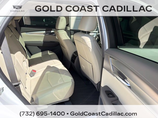 Used 2023 Cadillac XT5 Premium Luxury w/ Technology Package AWD/4WD image 8