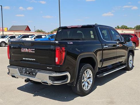 Used 2021 GMC Sierra 1500 SLT w/ X31 Off-Road Package AWD/4WD image 4