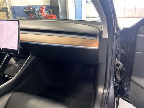 Used 2018 Tesla Model 3 Long Range AWD/4WD image 13