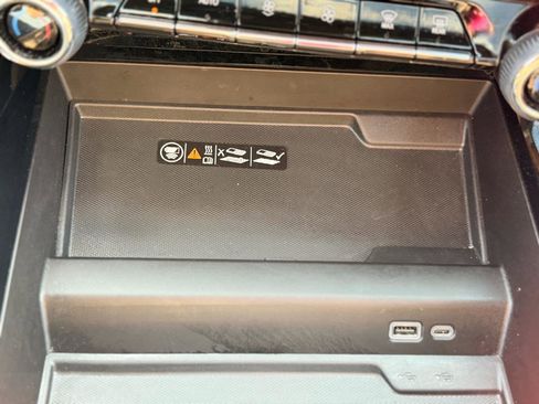 Used 2025 Chevrolet Tahoe High Country image 31