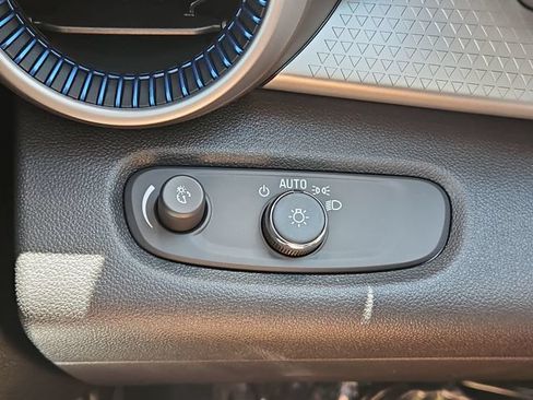New 2026 Chevrolet Trax LS w/ LS Convenience Package FWD image 18