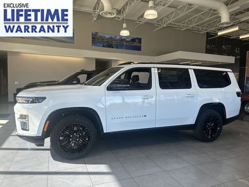 New 2026 Jeep Grand Wagoneer L Limited AWD/4WD image 1