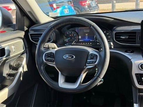 Used 2020 Ford Explorer XLT w/ Equipment Group 202A image 11