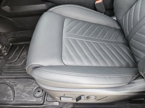 Used 2025 Kia Sorento SX Prestige image 24