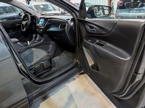 Used 2018 Chevrolet Equinox LT FWD image 27