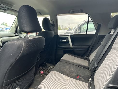 Used 2015 Toyota 4Runner SR5 AWD/4WD image 9