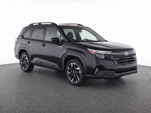 Used 2025 Subaru Forester Premium AWD/4WD image 1