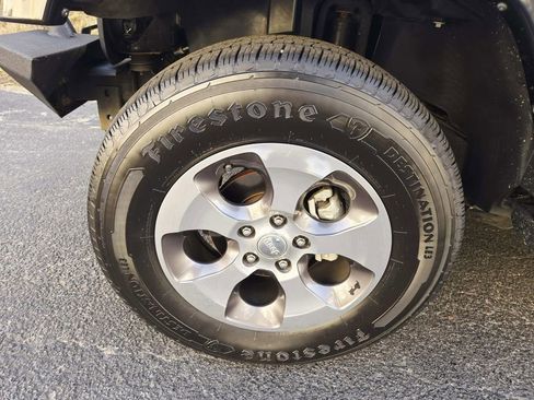 Used 2017 Jeep Wrangler Sahara w/ Connectivity Group image 21