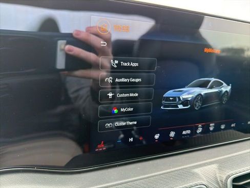 Used 2024 Ford Mustang GT Premium image 23